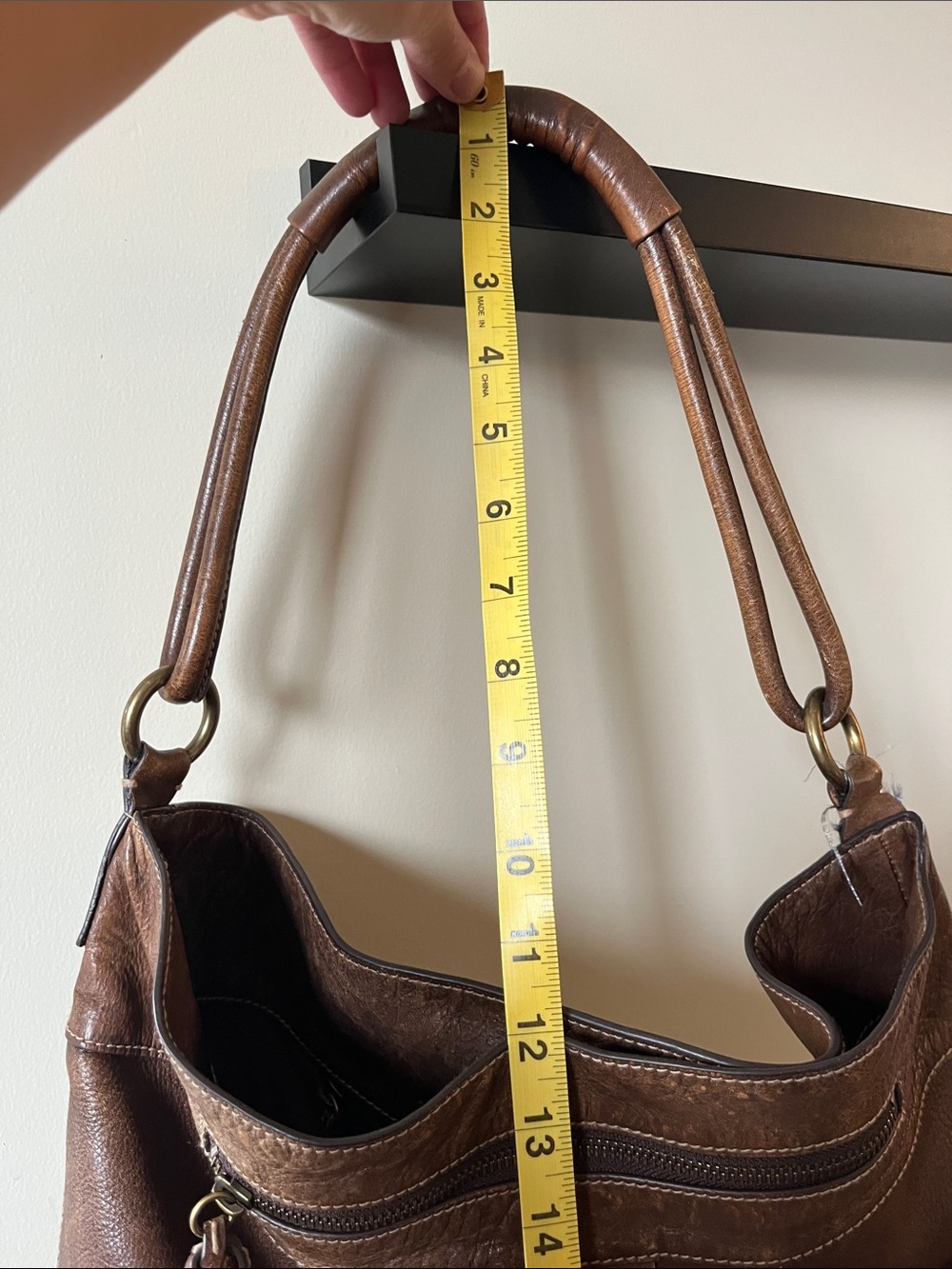 Club Monaco’s Brown Leather Shoulder Bag - Classic Hobo Tote - Picture 12 of 14